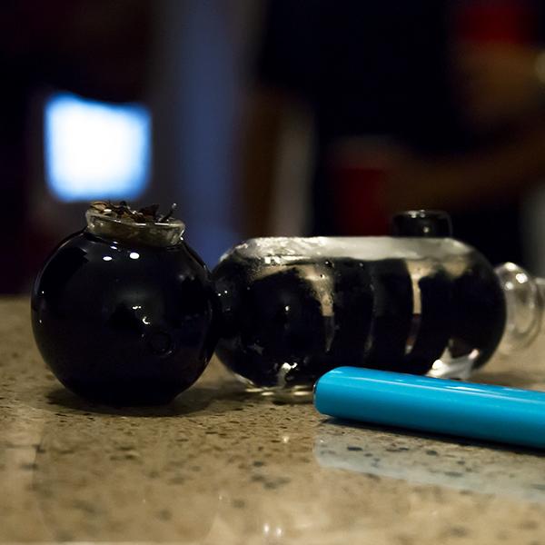 Differences Between Pipes, Bongs, and Bubblers